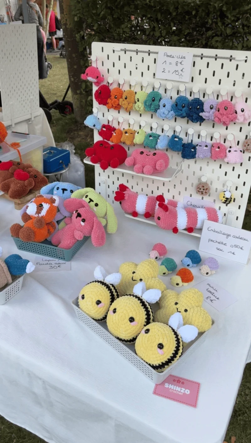 Stand Shinzo Crochet au marché nocturne à Armentières le dimanche 27 juillet 2025