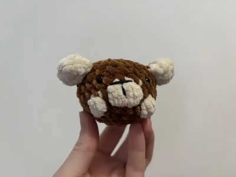 Chiot en crochet marron et beige