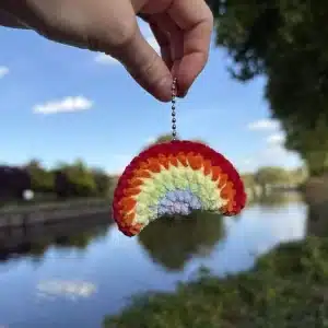 Porte-clés arc-en-ciel en crochet