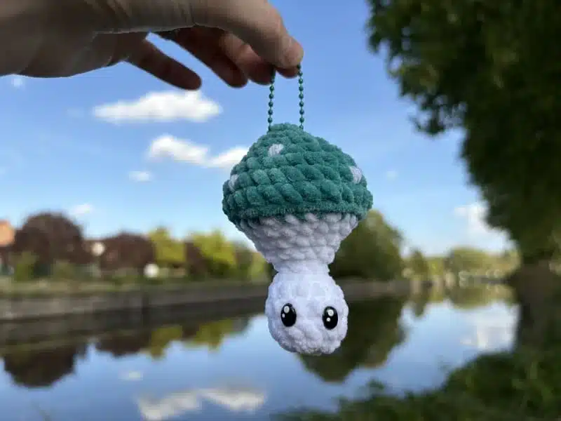 Porte-clés champignon vert en crochet