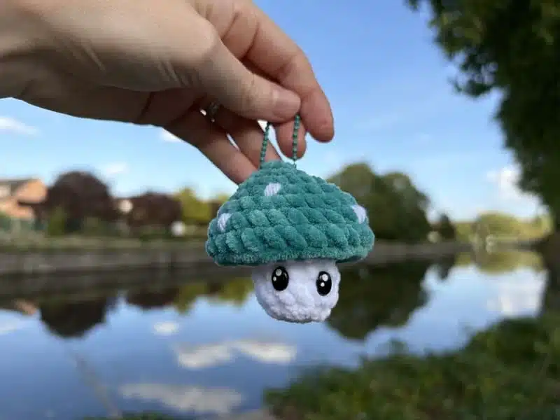 Porte-clés champignon vert en crochet