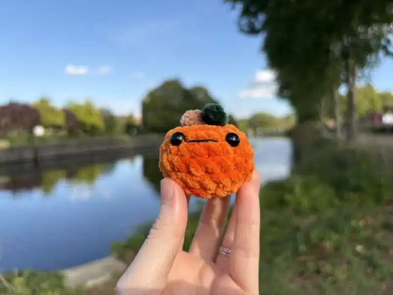 Porte-clés citrouille en crochet