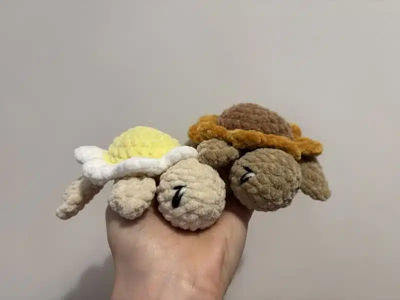Tortues fleurs marguerite et tournesol en crochet