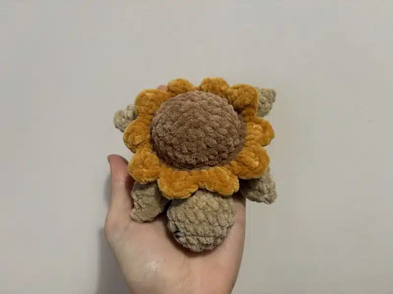 Tortue fleur tournesol en crochet